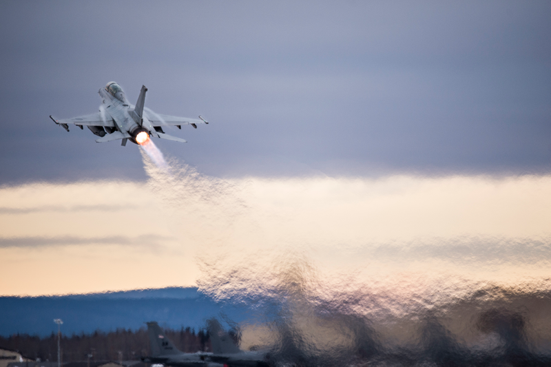 Illustration for article titled 50 Totally Stunning Combat Aircraft Photos Taken Around Alaska